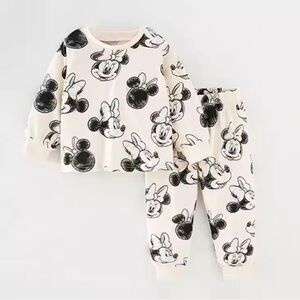 Boutique Mickey/Minnie Two Piece NWOT Size 6 Month